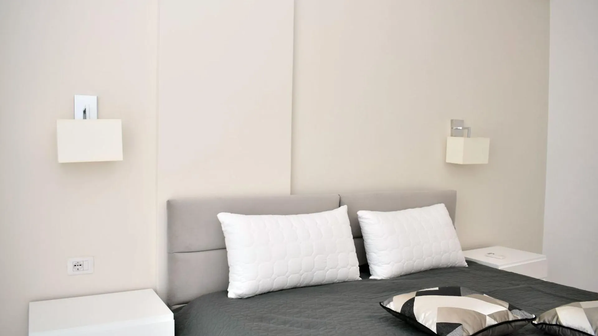 White Moon Apartment 301 And 302 Plazhi San Pietro