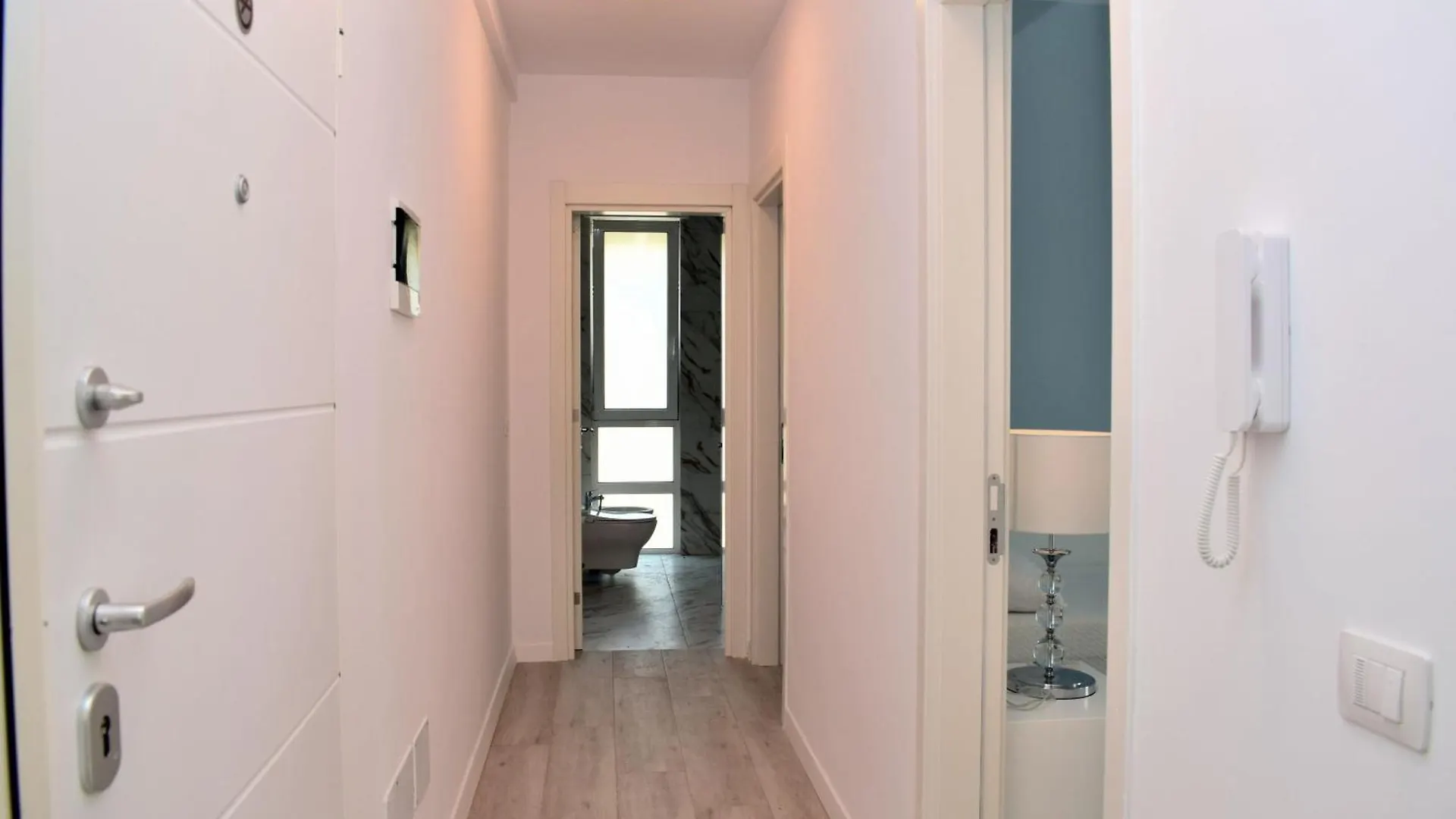 White Moon Apartment 301 And 302 Plazhi San Pietro