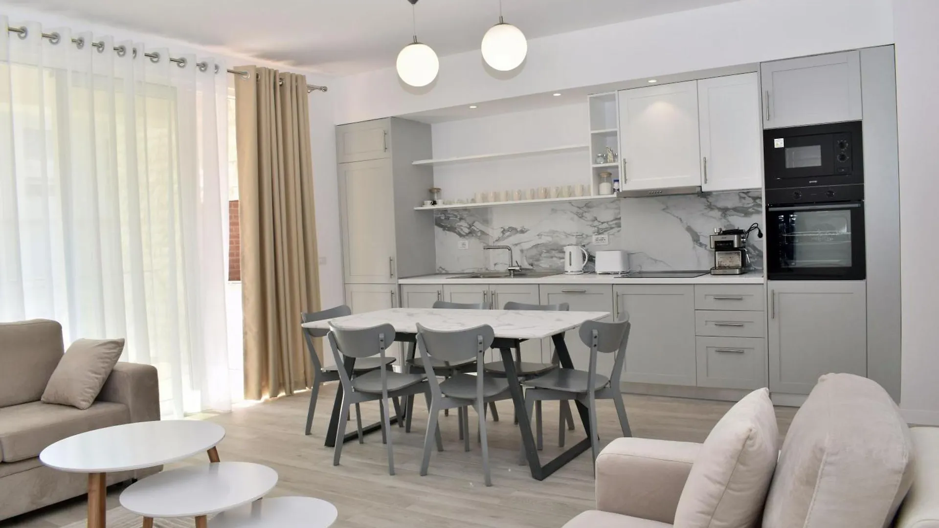 White Moon Apartment 301 And 302 Plazhi San Pietro