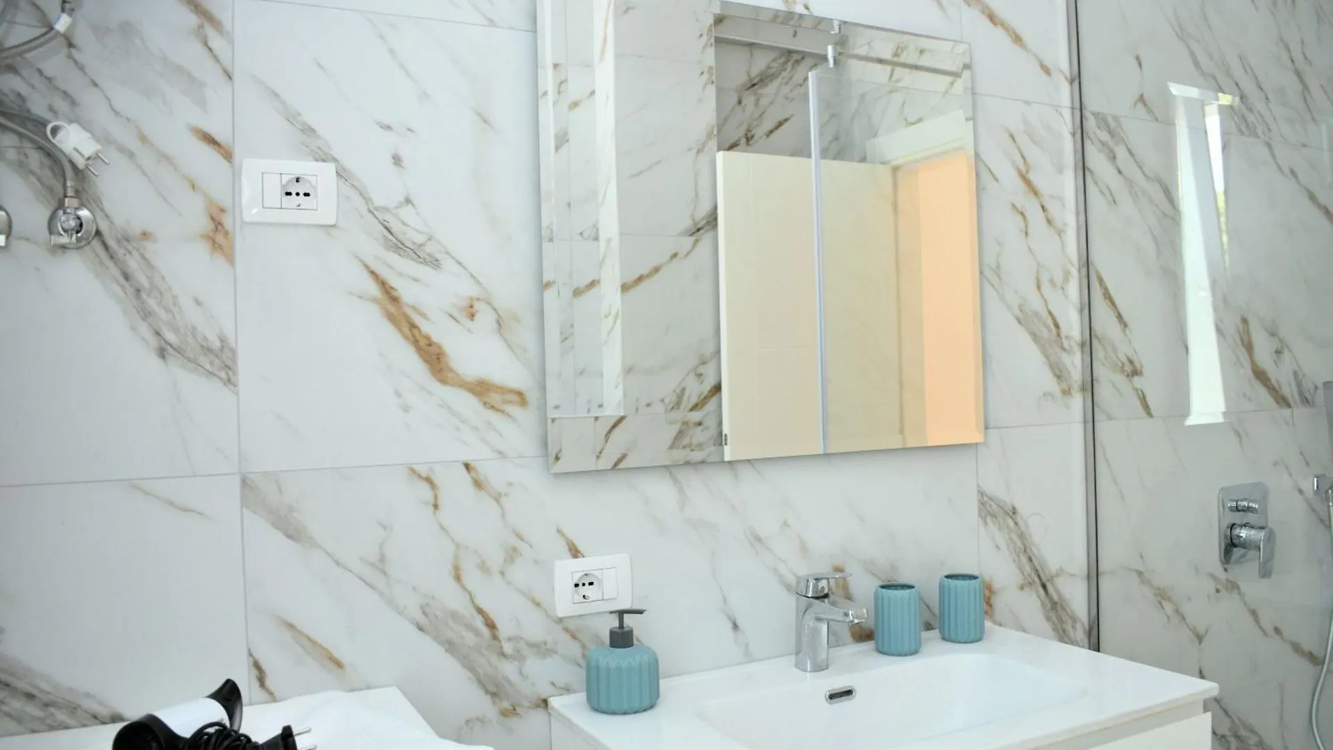 White Moon Apartment 301 And 302 Plazhi San Pietro