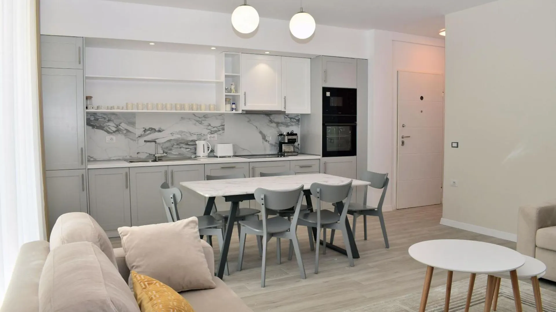 White Moon Apartment 301 And 302 Plazhi San Pietro 0*,